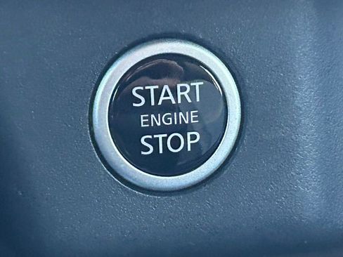 Used 2023 Nissan Rogue SV image 51