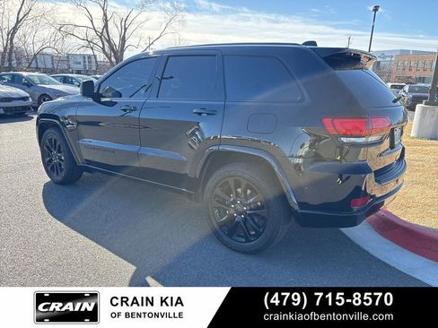 Used 2019 Jeep Grand Cherokee Altitude image 5