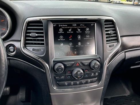 Used 2018 Jeep Grand Cherokee Limited AWD/4WD image 31