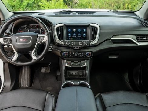 Used 2022 GMC Terrain SLT w/ LPO, Cargo Package FWD image 8