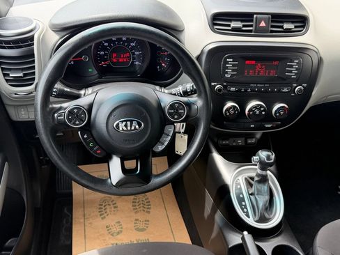 Used 2016 Kia Soul FWD image 16