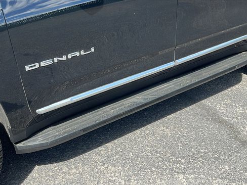 Certified 2025 GMC Yukon XL Denali AWD/4WD image 11