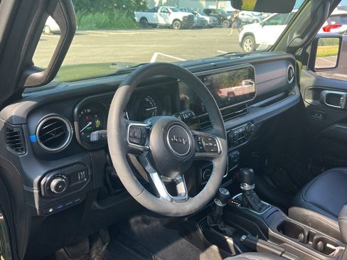 Used 2024 Jeep Wrangler High Altitude AWD/4WD image 4