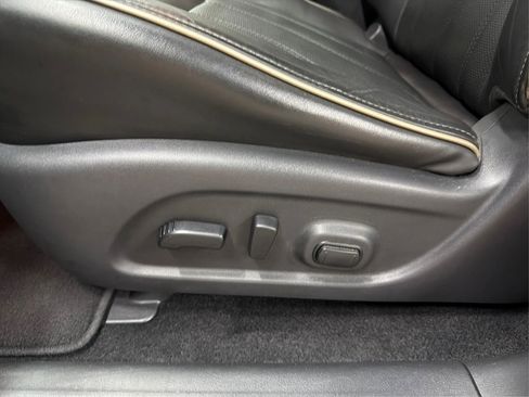 Used 2019 INFINITI QX60 Luxe w/ Essential Package image 42