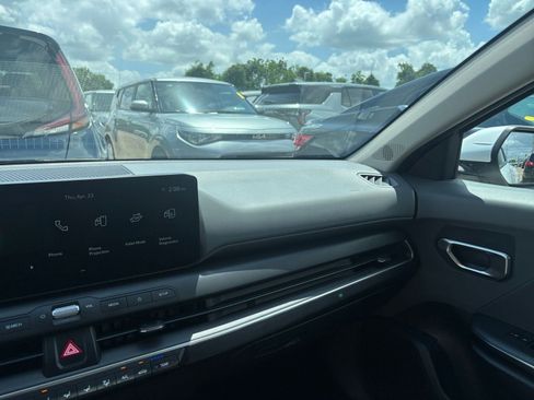 Used 2025 Kia K4 LXS image 34