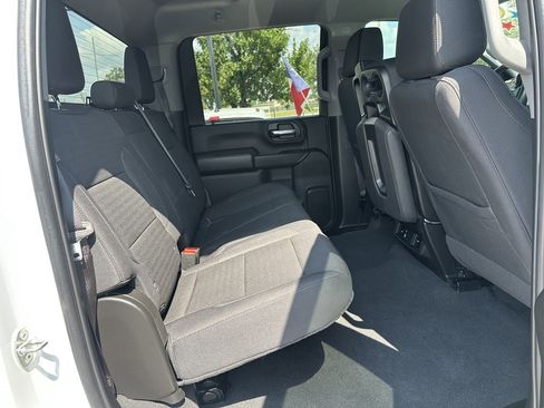 Used 2024 Chevrolet Silverado 2500 Custom w/ Custom Convenience Package image 8