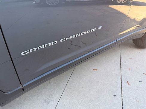 New 2026 Jeep Grand Cherokee Laredo AWD/4WD image 31