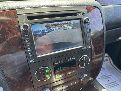 Used 2014 GMC Yukon Denali image 18