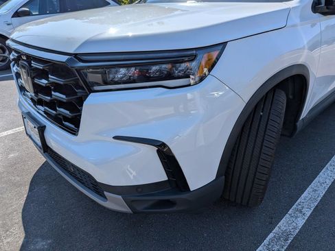 Used 2023 Honda Pilot Elite image 9