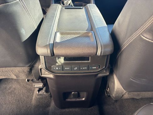 Used 2025 Toyota Grand Highlander XLE image 25