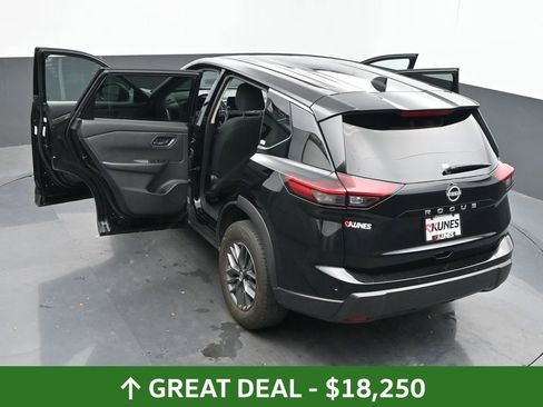 Used 2024 Nissan Rogue S image 85