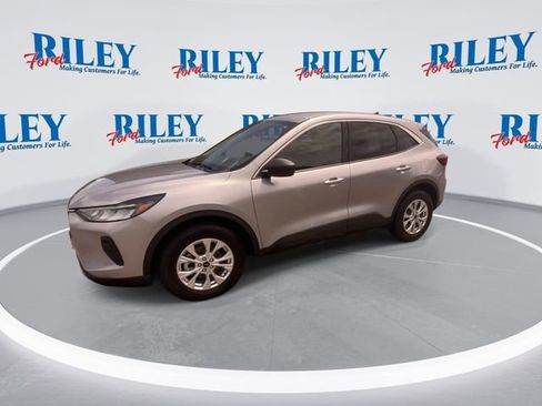 Used 2023 Ford Escape Active AWD/4WD image 4