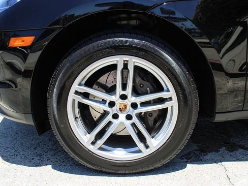 Used 2021 Porsche Macan AWD/4WD image 40