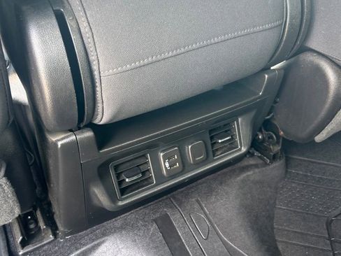 Used 2019 Chevrolet Silverado 1500 LT w/ All-Star Edition AWD/4WD image 10