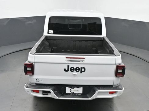Used 2023 Jeep Gladiator Overland AWD/4WD image 40