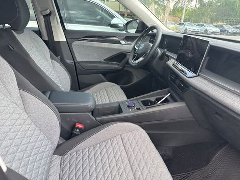 Certified 2025 Volkswagen Tiguan S FWD image 13