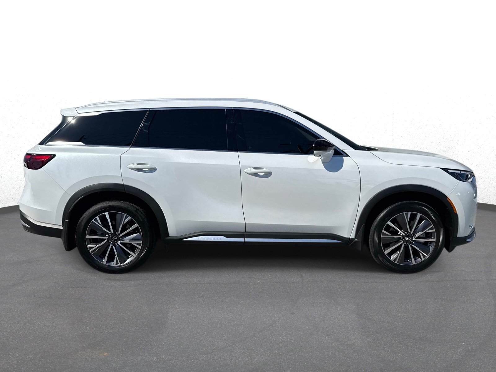 Used 2026 INFINITI QX60 Luxe w/ Cargo Package AWD/4WD image 2