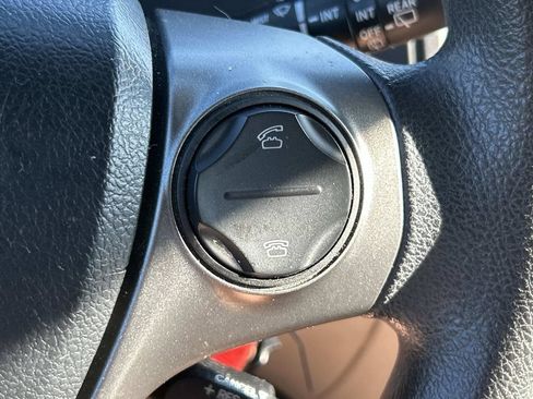 Used 2013 Toyota Venza LE w/ LE Convenience Pkg FWD image 29