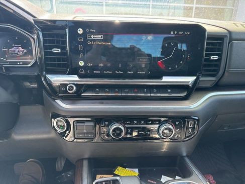 Used 2022 GMC Sierra 1500 SLT w/ SLT Convenience Package image 13