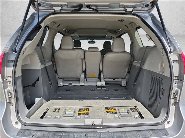 Used 2014 Toyota Sienna XLE FWD image 6