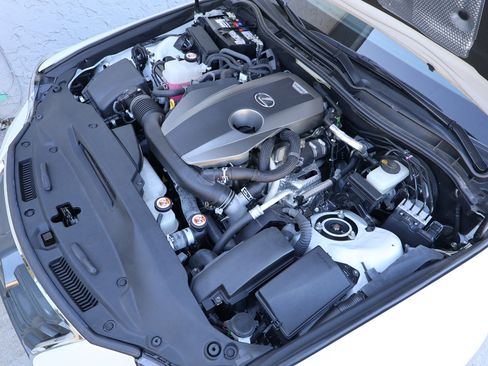 Used 2017 Lexus IS 200t image 35