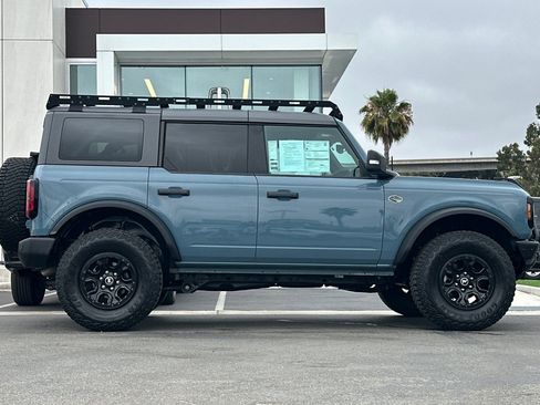 Certified 2022 Ford Bronco Wildtrak AWD/4WD image 2