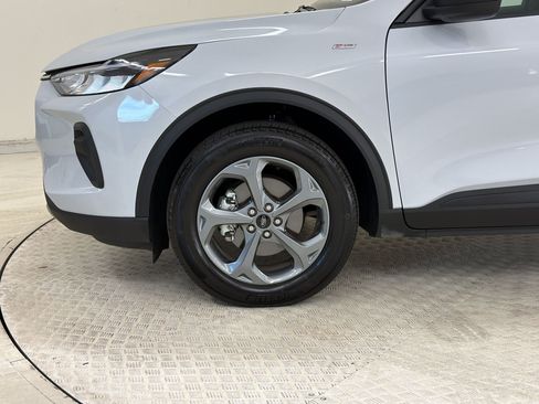 Certified 2025 Ford Escape ST-Line AWD/4WD image 13