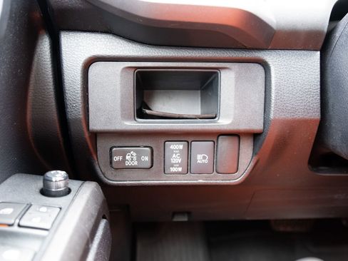 Used 2019 Toyota Tacoma TRD Pro AWD/4WD image 5