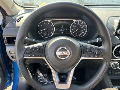 Used 2025 Nissan Sentra SV FWD image 29