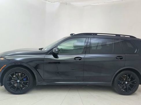 Used 2024 BMW X7 xDrive40i w/ M Sport Package image 3