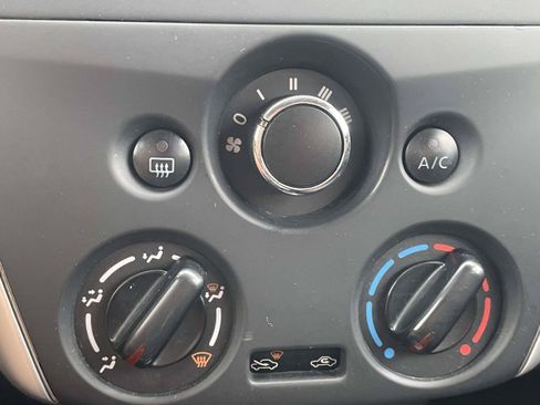 Used 2018 Nissan Versa SV FWD image 18