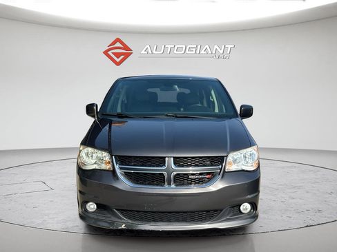 Used 2019 Dodge Grand Caravan SXT image 8
