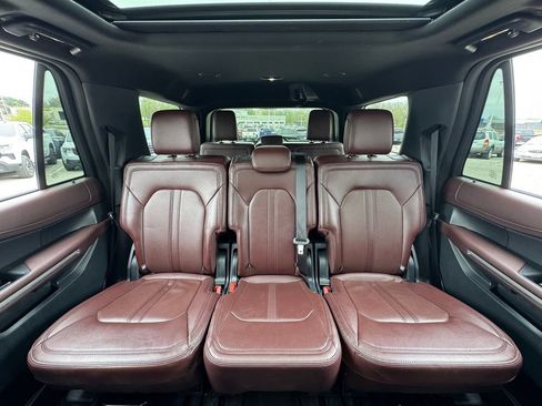 Used 2024 Ford Expedition Limited AWD/4WD image 29