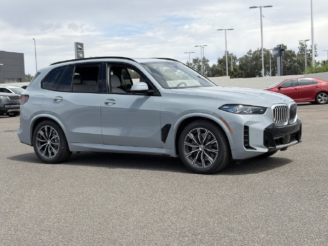 Used 2026 BMW X5 xDrive50e w/ M Sport Package AWD/4WD image 4