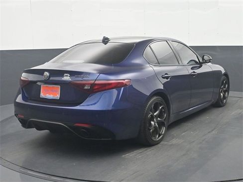 Used 2019 Alfa Romeo Giulia image 7