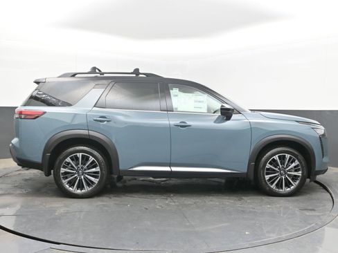 New 2026 Nissan Pathfinder Platinum AWD/4WD image 8