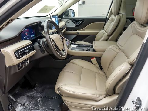 Used 2023 Lincoln Aviator Grand Touring w/ Equipment Group 301A AWD/4WD image 10