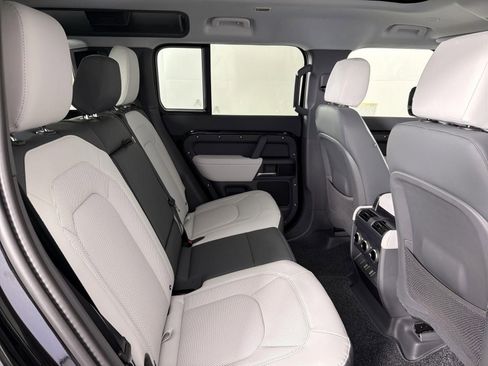 New 2026 Land Rover Defender 110 X-Dynamic SE AWD/4WD image 31