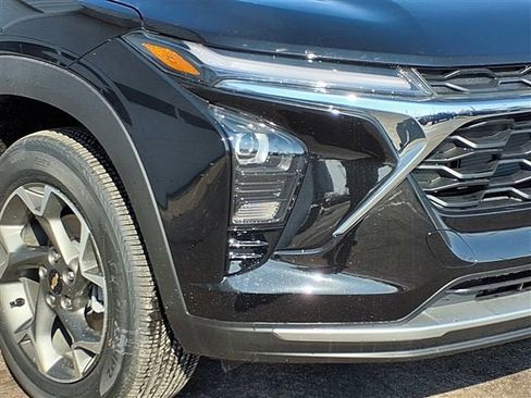 New 2026 Chevrolet Trax LT FWD image 9
