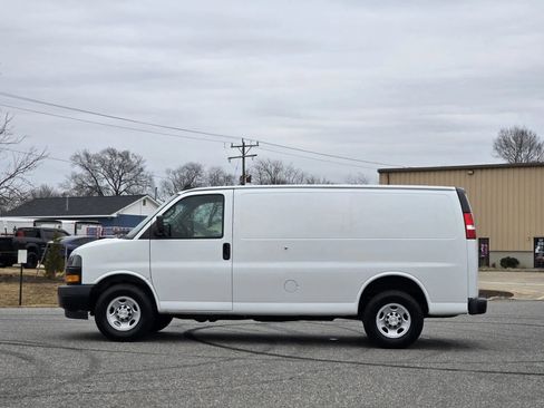 Used 2020 Chevrolet Express 2500 Regular Van 3D w/ Driver Convenience Package image 32