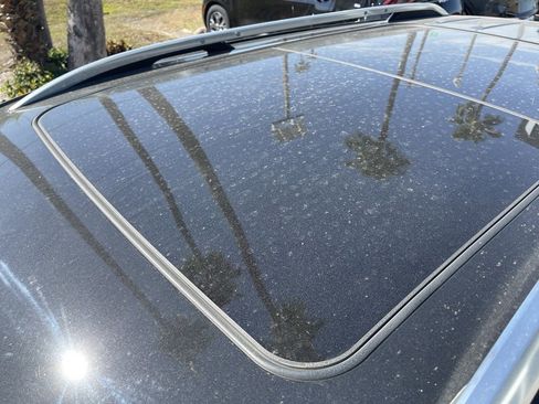 Used 2018 Chevrolet Equinox Premier image 24