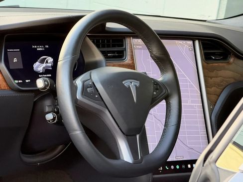 Used 2018 Tesla Model S 100D AWD/4WD image 11