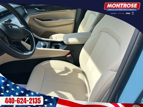 New 2026 Jeep Grand Cherokee Limited w/ Limited Altitude Package AWD/4WD image 11