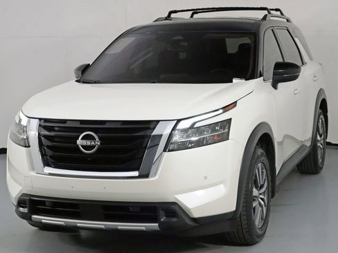 Used 2023 Nissan Pathfinder SL image 46