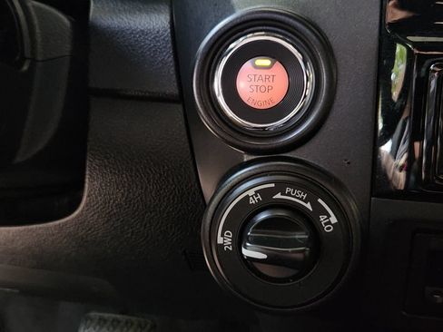 Used 2021 Nissan Titan PRO-4X w/ Pro-4x Convenience Package AWD/4WD image 28