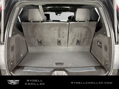 Used 2023 Cadillac Escalade Premium Luxury AWD/4WD image 19