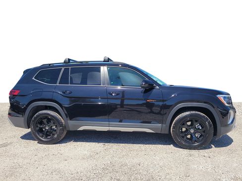 New 2026 Volkswagen Atlas Peak Edition AWD/4WD image 5