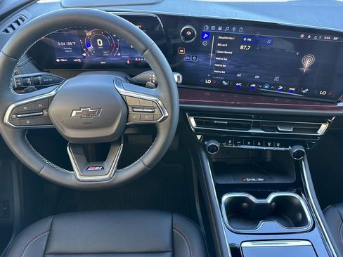 New 2026 Chevrolet Traverse Z71 w/ Driver Confidence Package AWD/4WD image 16