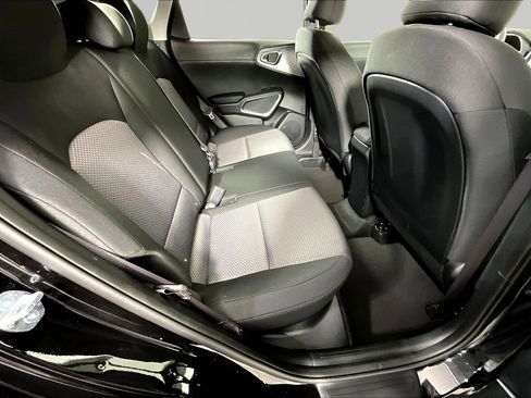 Used 2025 Kia Soul LX w/ LX Technology Package FWD image 23