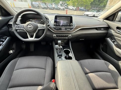 Used 2023 Nissan Altima 2.5 SV AWD/4WD image 10